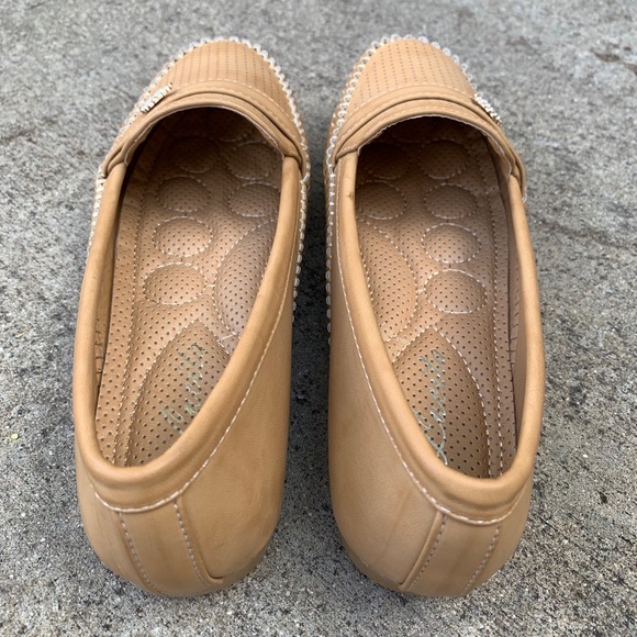 Light Beige Soft Cushion Comfort Slip On Flats - Picture 3 of 4